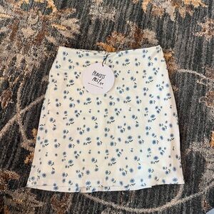 New with tags Princess Polly Selby Floral Mini Skirt in White and Blue